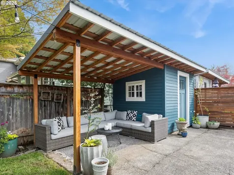 3579 NE Stanton Street Portland OR 97212