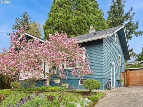 3579 NE Stanton Street Portland OR 97212
