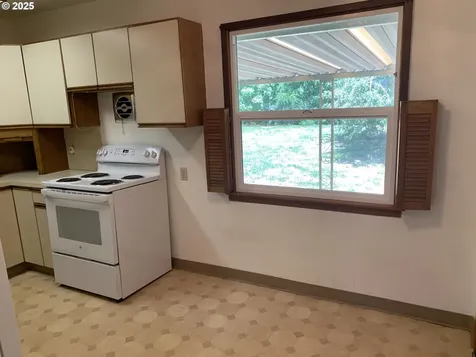12007 SE Kelly Street Portland OR 97266