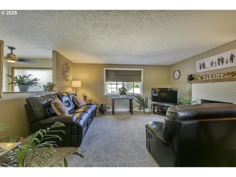 1104 Magnolia Way Forest Grove OR 97116