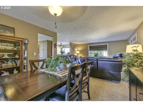 1104 Magnolia Way Forest Grove OR 97116