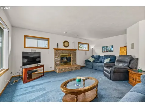2989 Wolf Meadows Lane Eugene OR 97408