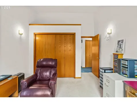 2989 Wolf Meadows Lane Eugene OR 97408