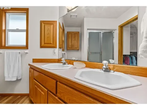 2989 Wolf Meadows Lane Eugene OR 97408