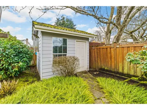 2989 Wolf Meadows Lane Eugene OR 97408