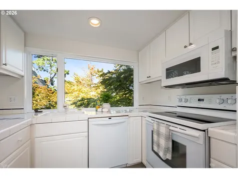 178 N Hayden Bay Drive Portland OR 97217