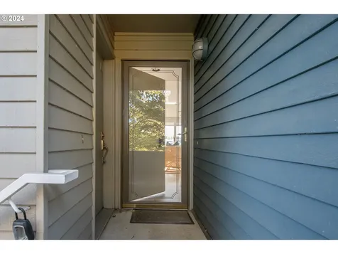 178 N Hayden Bay Drive Portland OR 97217