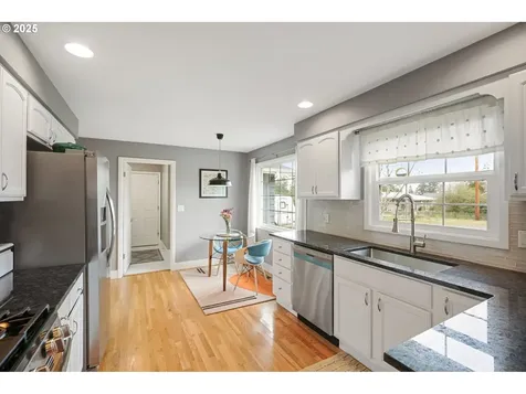 3585 Crestview Drive S Salem OR 97302