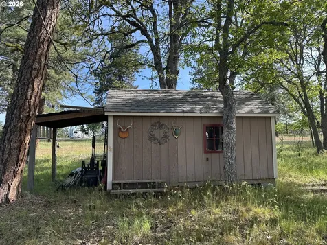 2069 Glenwood Highway Goldendale WA 98620
