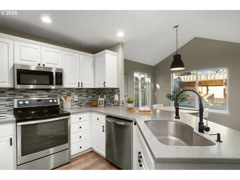 1328 NE Parkside Drive Hillsboro OR 97124