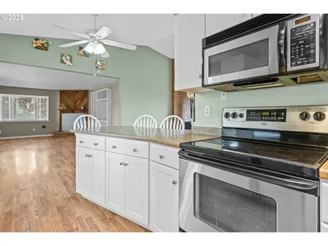 16775 NE Fairview Drive Dundee OR 97115