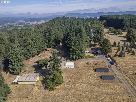16775 NE Fairview Drive Dundee OR 97115