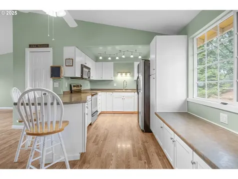 16775 NE Fairview Drive Dundee OR 97115