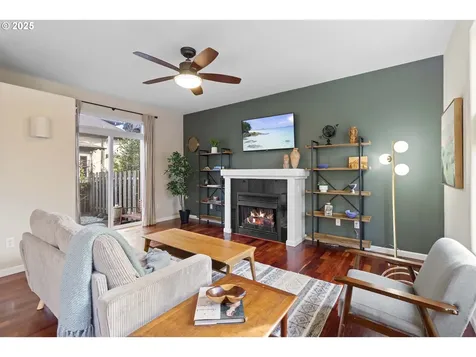 1006 NE Madrona Street Portland OR 97211
