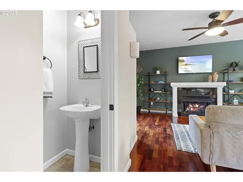 1006 NE Madrona Street Portland OR 97211