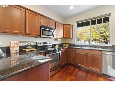1006 NE Madrona Street Portland OR 97211