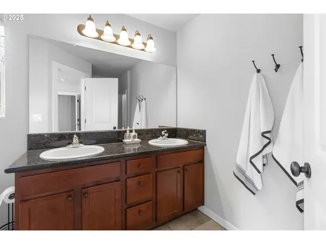 1006 NE Madrona Street Portland OR 97211