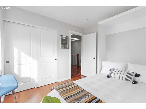 1006 NE Madrona Street Portland OR 97211