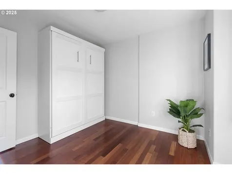 1006 NE Madrona Street Portland OR 97211