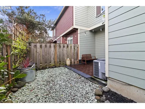 1006 NE Madrona Street Portland OR 97211