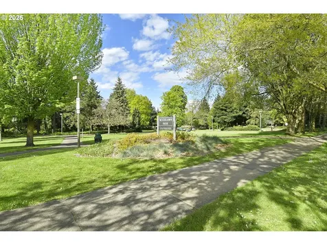 1006 NE Madrona Street Portland OR 97211
