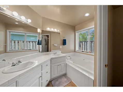 2010 N Nugget Lane Newberg OR 97132