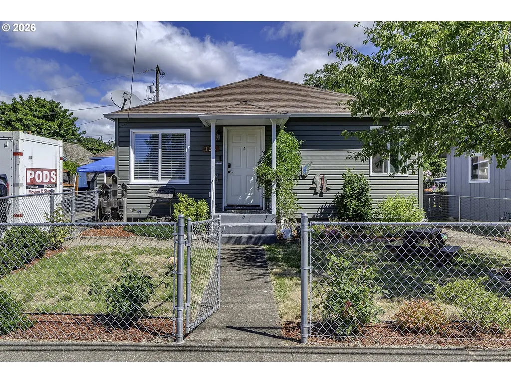 125 SW Harrison Street Sheridan OR 97378