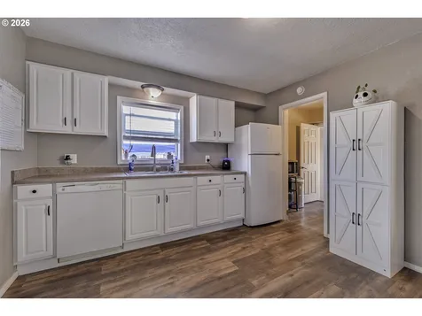 125 SW Harrison Street Sheridan OR 97378