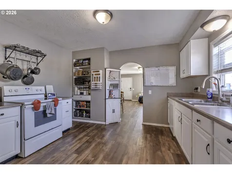 125 SW Harrison Street Sheridan OR 97378