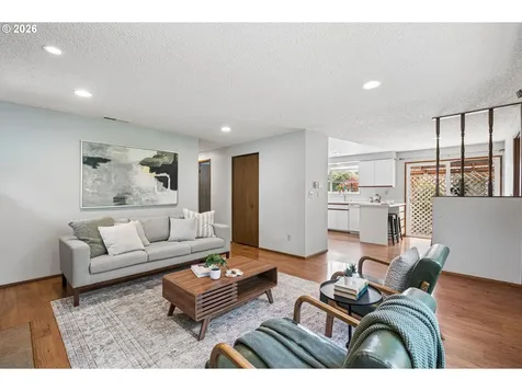 255 W Berkeley Street Gladstone OR 97027