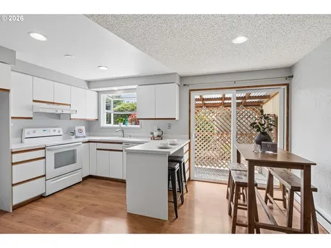 255 W Berkeley Street Gladstone OR 97027