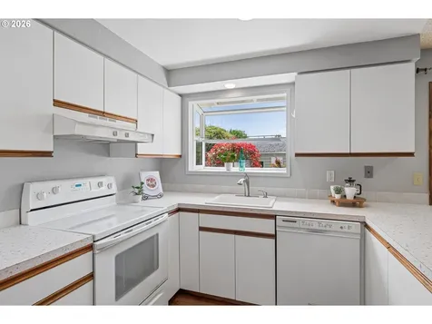 255 W Berkeley Street Gladstone OR 97027