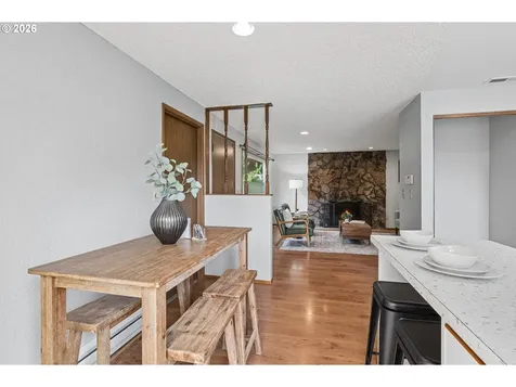 255 W Berkeley Street Gladstone OR 97027
