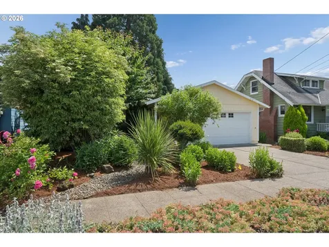 255 W Berkeley Street Gladstone OR 97027