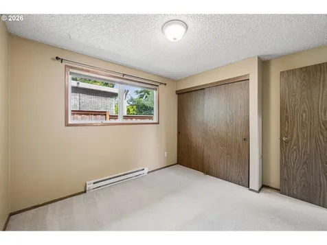 255 W Berkeley Street Gladstone OR 97027