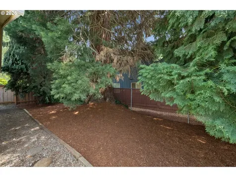 255 W Berkeley Street Gladstone OR 97027