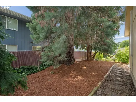 255 W Berkeley Street Gladstone OR 97027