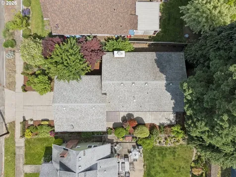 255 W Berkeley Street Gladstone OR 97027