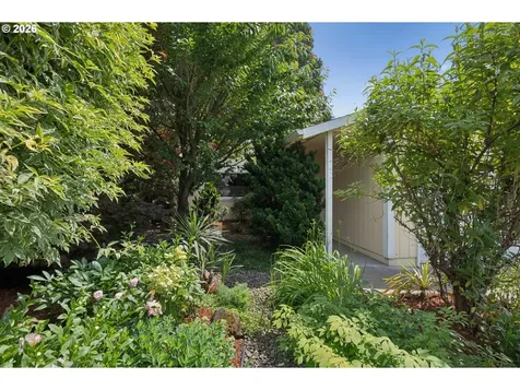 255 W Berkeley Street Gladstone OR 97027