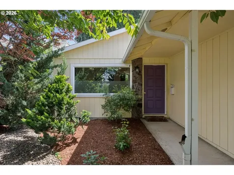 255 W Berkeley Street Gladstone OR 97027