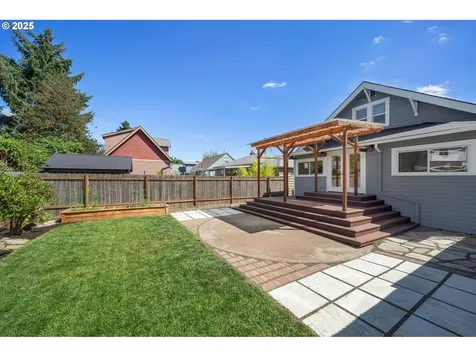 5815 N Boston Avenue Portland OR 97217