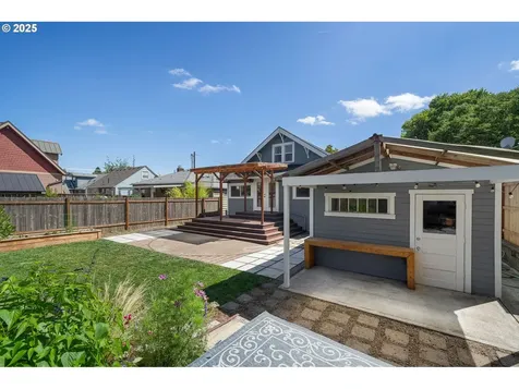 5815 N Boston Avenue Portland OR 97217