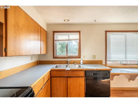 716 Scott Street Reedsport OR 97467