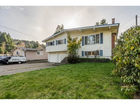 716 Scott Street Reedsport OR 97467