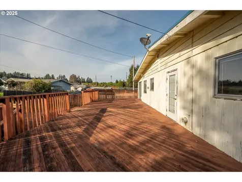 716 Scott Street Reedsport OR 97467
