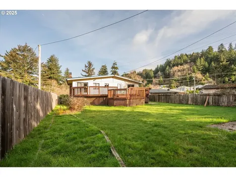 716 Scott Street Reedsport OR 97467