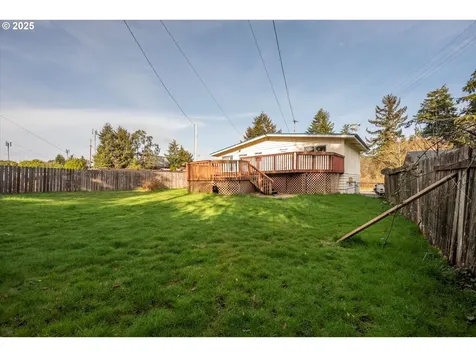 716 Scott Street Reedsport OR 97467