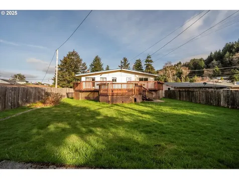 716 Scott Street Reedsport OR 97467