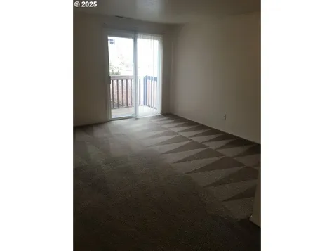 615 S Nevada Street Portland OR 97219