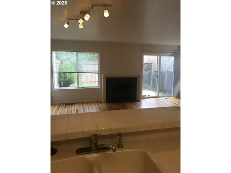 615 S Nevada Street Portland OR 97219